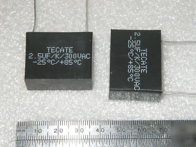 2.5UF / 300VDC polyester film capacitors (3 pcs)