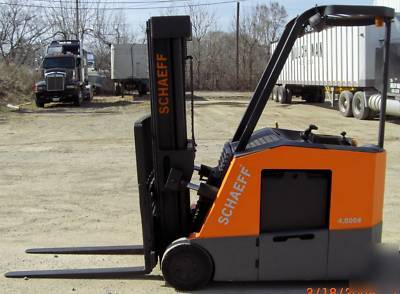 Namco/schaeff 4000# stand up riding forklift, 77
