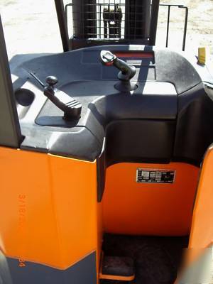 Namco/schaeff 4000# stand up riding forklift, 77