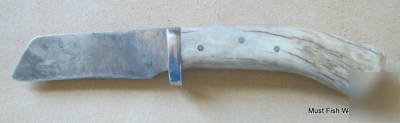 Handmade antler handle fixed blade castrating knife