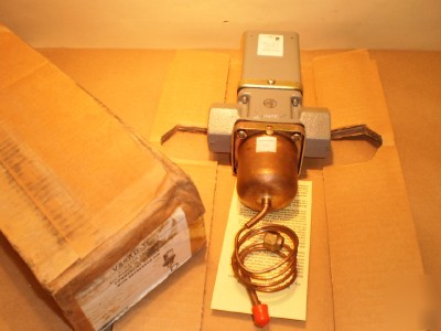 Johnson controls V46AD-1C water valve 1 inch npt nos
