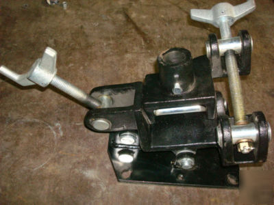 Adjustable assembly fixture