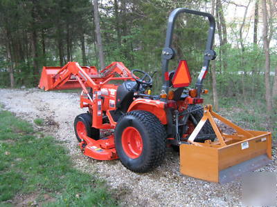 2004 kubota B7610 tractor w/ loader, mower & box blade