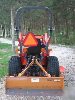  2004 kubota B7610 tractor w/ loader, mower & box blade