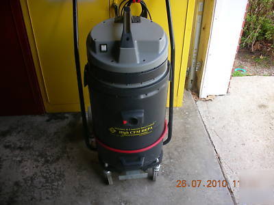 High cfm hepa vac for wet/dry use barely used