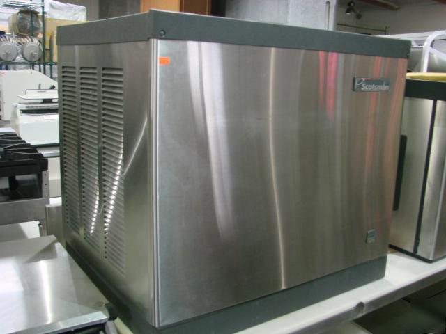 Scotsman CME506 air cooled cube style ice maker machine