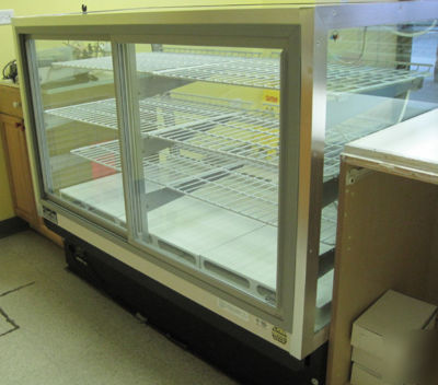 Spartan-refrigerated pastry/display case 12296 bakery