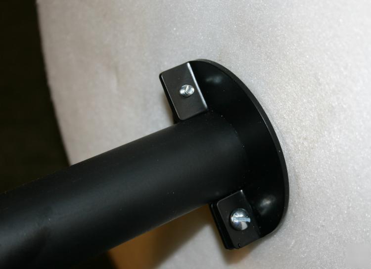 Non slip bracket for bubble & foam dispensers