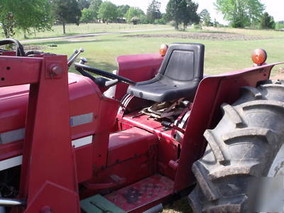International 454 with case 2200 loader & implements