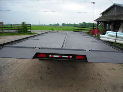 2010 full tilt 40' storage sea box container trailer