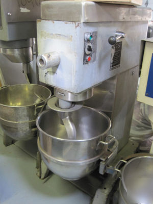 Blakeslee-80 quart all purpose dough mixer 5523 pretzel