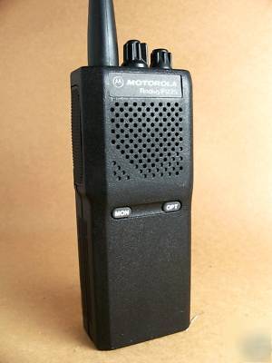 New mint motorola radius P1225 uhf 2-ch radio w/ battery