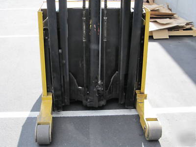 Prime mover oe-30 3,000LB order picker 15' mast 24 volt