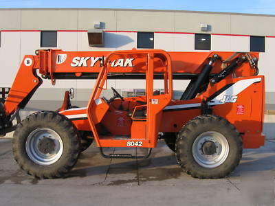 Skytrak 8042 telescopic forklift telehandler lift jlg