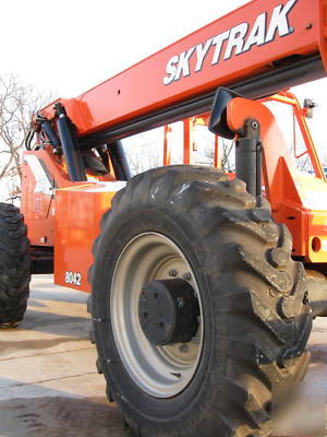 Skytrak 8042 telescopic forklift telehandler lift jlg