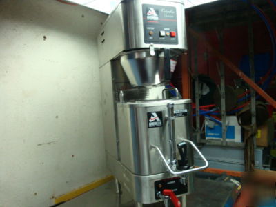 Grindmaster model p-300E single shuttle coffee brewer