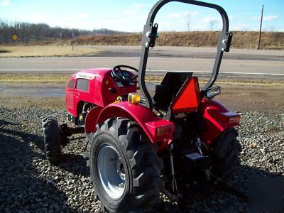 Mahindra 2525 4WD tractor , 25 horse power , diesel 