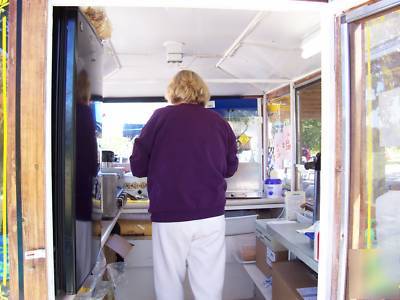 Popcorn wagon concession