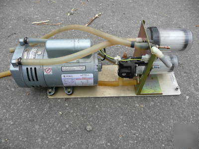 Gast rotary vane oil less vacuum pump 220V +regulator