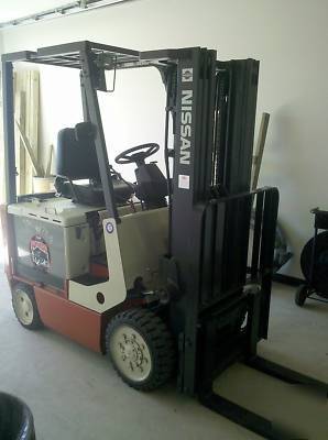 Nissan PE50Y electric forklift