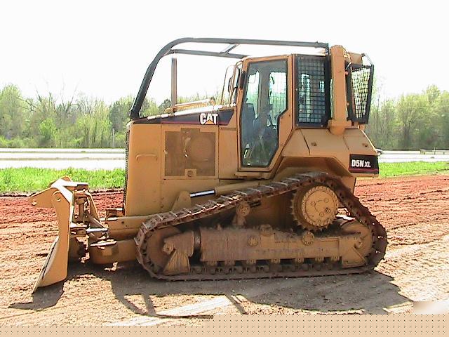 2005 caterpillar D5N xl crawler dozer enclosed cab