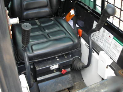 Bobcat 463- series year 2008 only 80 hours heated cab