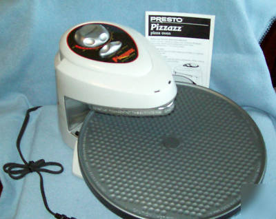 Presto pizzazz pizza turntable oven / color white