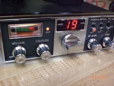 New realistic trc-427, 40 channel cb transceiver - 
