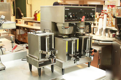 Commercial bunn dual coffee maker / brewer w/ urns
