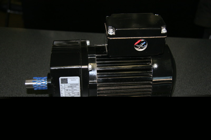 New bodine (42X5BFCI-E2) 15:1 ac 1/6 hp 115V gearmotor 