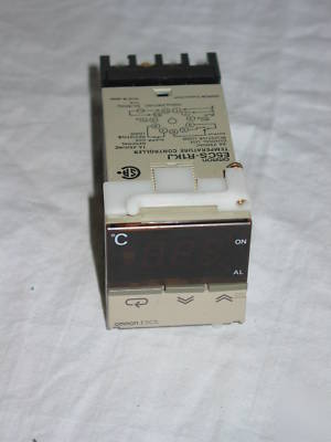 Omron E5CS-R1KJ temperature controller c/f 1/16 din 