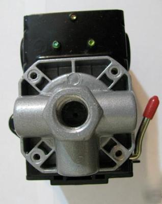 Pressure switch control for air compressor