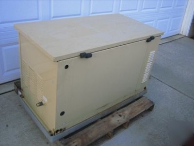 04456 generac guardian generator 12KW ng/lp low hours