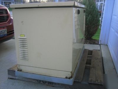 04456 generac guardian generator 12KW ng/lp low hours