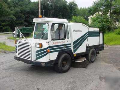 87 sweeprite sr-2200 low profile parking lot sweeper