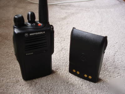 Motorola EX500 16CH uhf 450-512 radio 1250 w/charger ht
