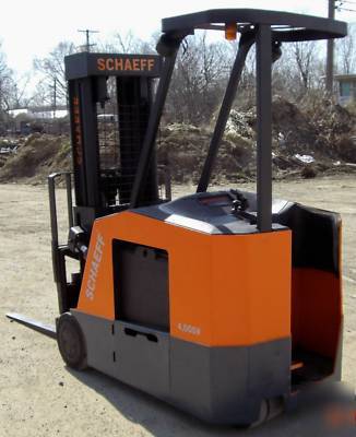 Namco/schaeff 4000# stand up riding forklift, 77