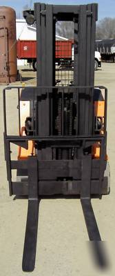 Namco/schaeff 4000# stand up riding forklift, 77