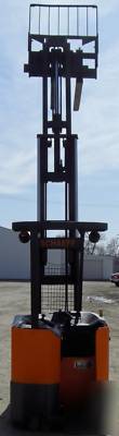 Namco/schaeff 4000# stand up riding forklift, 77