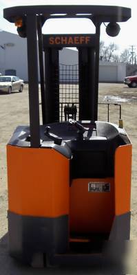 Namco/schaeff 4000# stand up riding forklift, 77