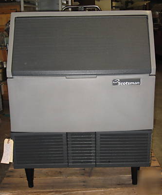 Scotsman undercounter ice maker w/ bin m# SCE275W-1G 