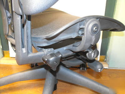 Herman miller aeron size b (medium)