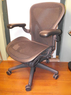 Herman miller aeron size b (medium)