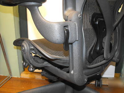 Herman miller aeron size b (medium)