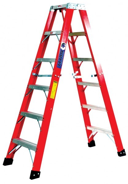 Titan 4005 5FT doubleside fiberglass stepladder 1AA 375