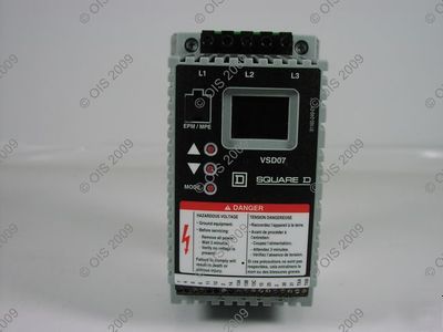Square d VSD07U18N40 400-480VAC/1HP/.75KW drive 1YR lnc