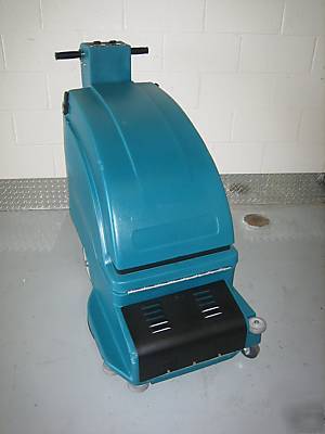 Tennant 2510 battery burnisher w/batteries and charger