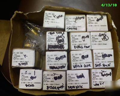 A lot of 17 schlage 20-001 118/114 625 lock cylinders