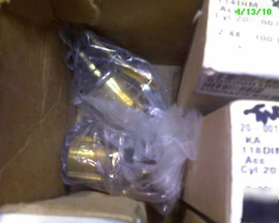 A lot of 17 schlage 20-001 118/114 625 lock cylinders