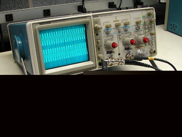 Tektronix 2215 2 channel 60MHZ oscilloscope *tested*